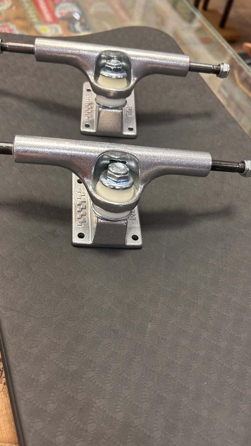 Ace Classic 33 Polished skateboard trucks - front view