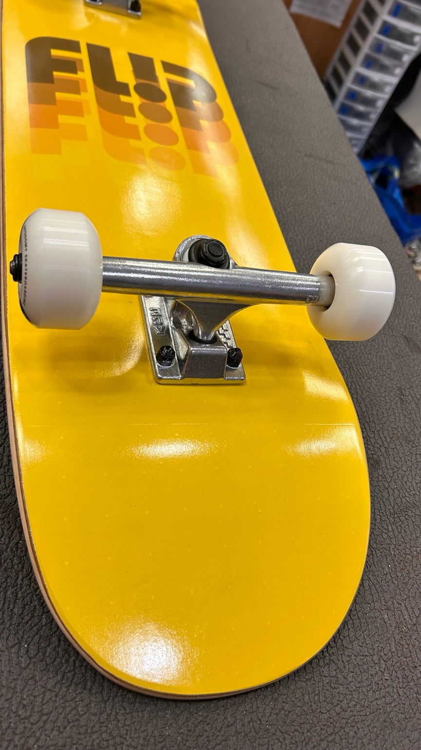 Flip complete skateboard Ace trucks